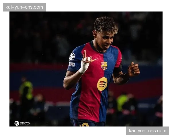 罗马诺：巴萨与16岁天才中场达维奇的续约谈判进入最后阶段